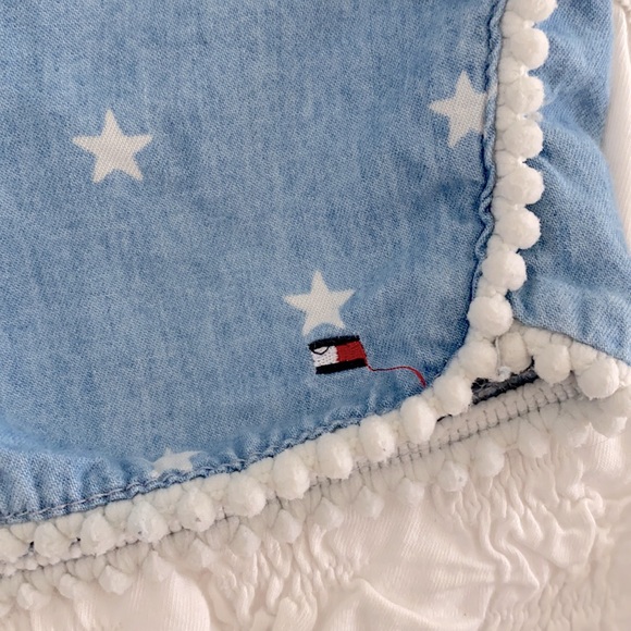 Tommy Hilfiger shorts 18months - Picture 2 of 4